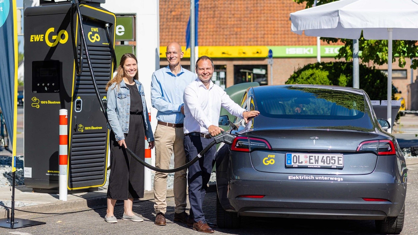 Nächster Meilenstein erreicht: 250. E-Ladesäule geht in Delmenhorst in Betrieb