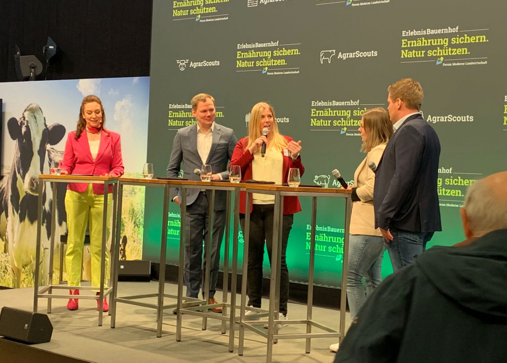 Podiumsdiskussion auf dem McDonald's-Stand auf der IGW 2024.