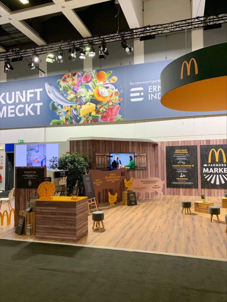 Der McDonald's Stand auf der Internationalen Grünen Woche.